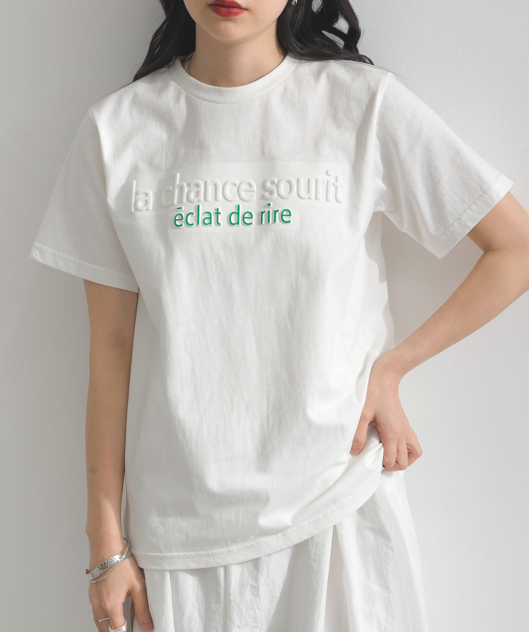 エンボスロゴコンパクトTシャツ