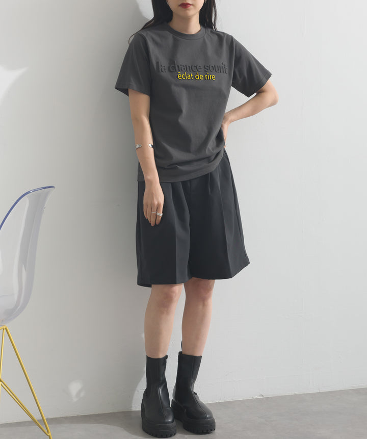 エンボスロゴコンパクトTシャツ