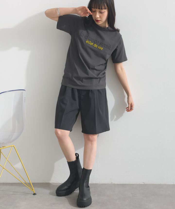 エンボスロゴコンパクトTシャツ