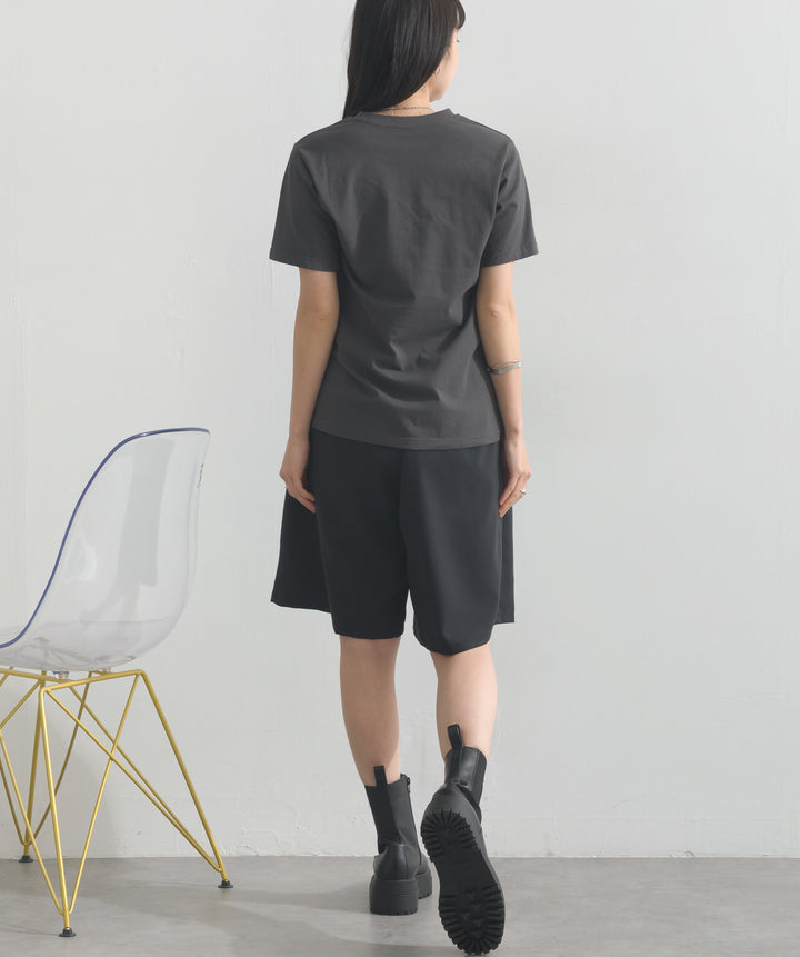 エンボスロゴコンパクトTシャツ