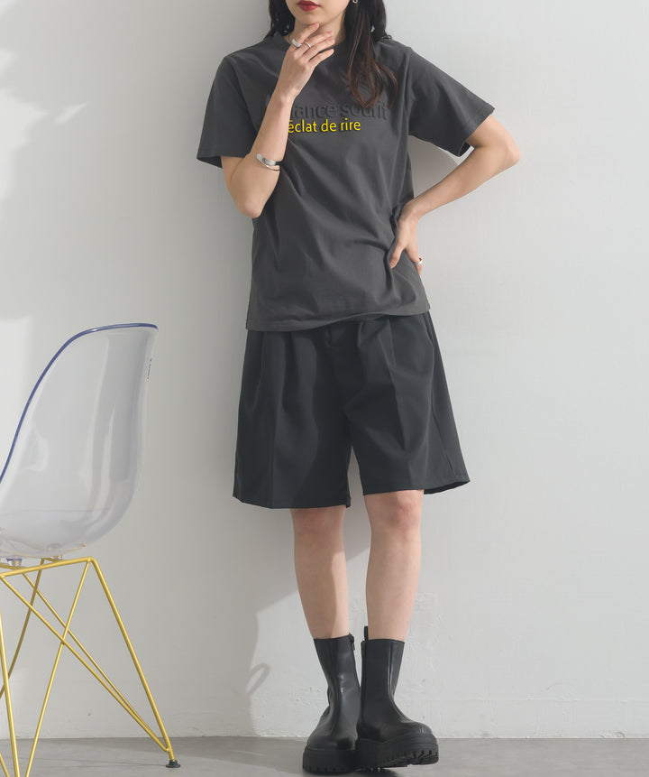 エンボスロゴコンパクトTシャツ
