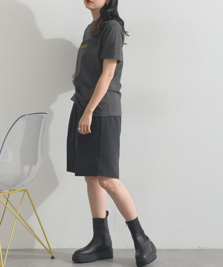 エンボスロゴコンパクトTシャツ