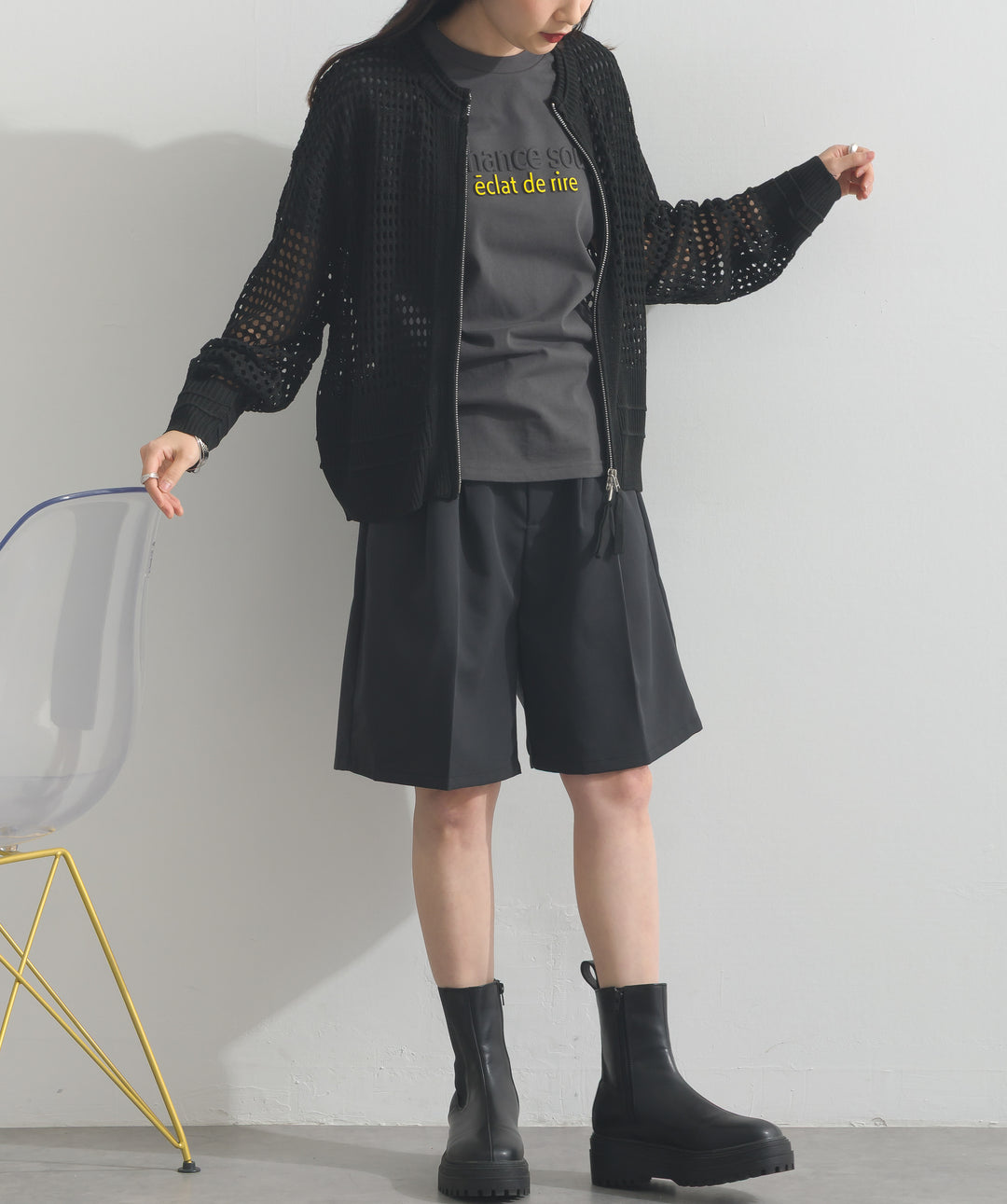 エンボスロゴコンパクトTシャツ