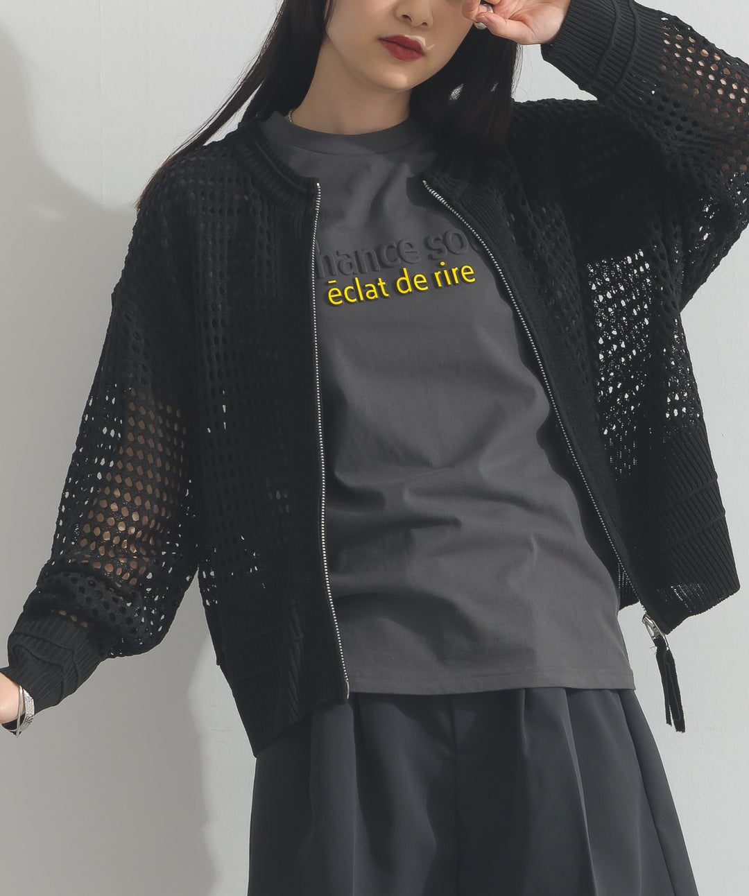 エンボスロゴコンパクトTシャツ