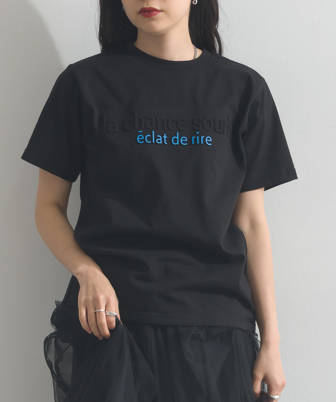 エンボスロゴコンパクトTシャツ