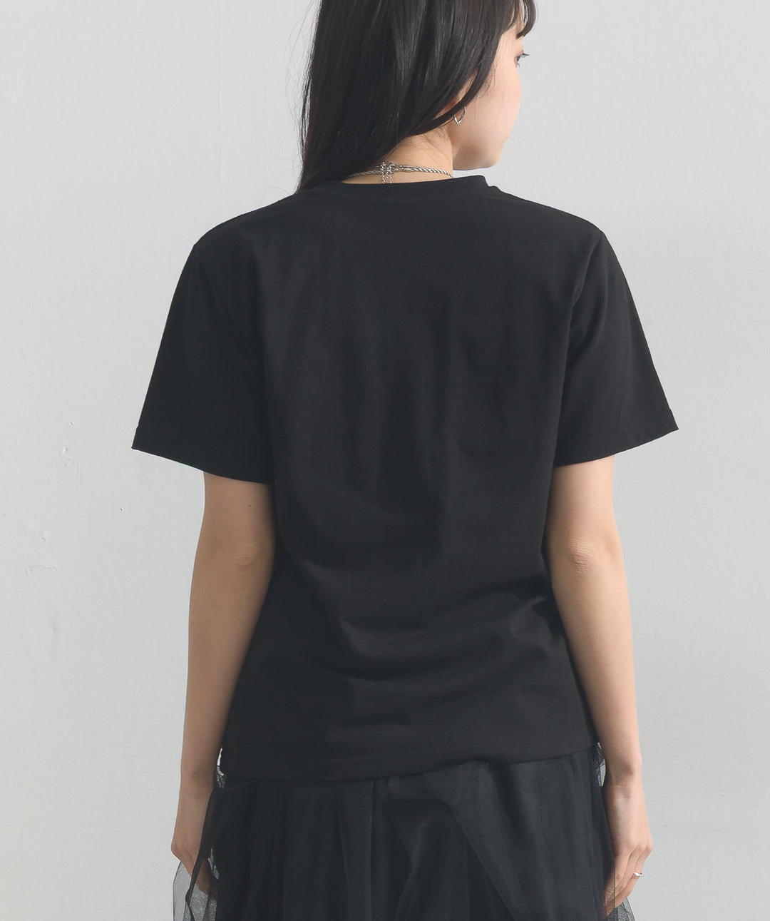 エンボスロゴコンパクトTシャツ