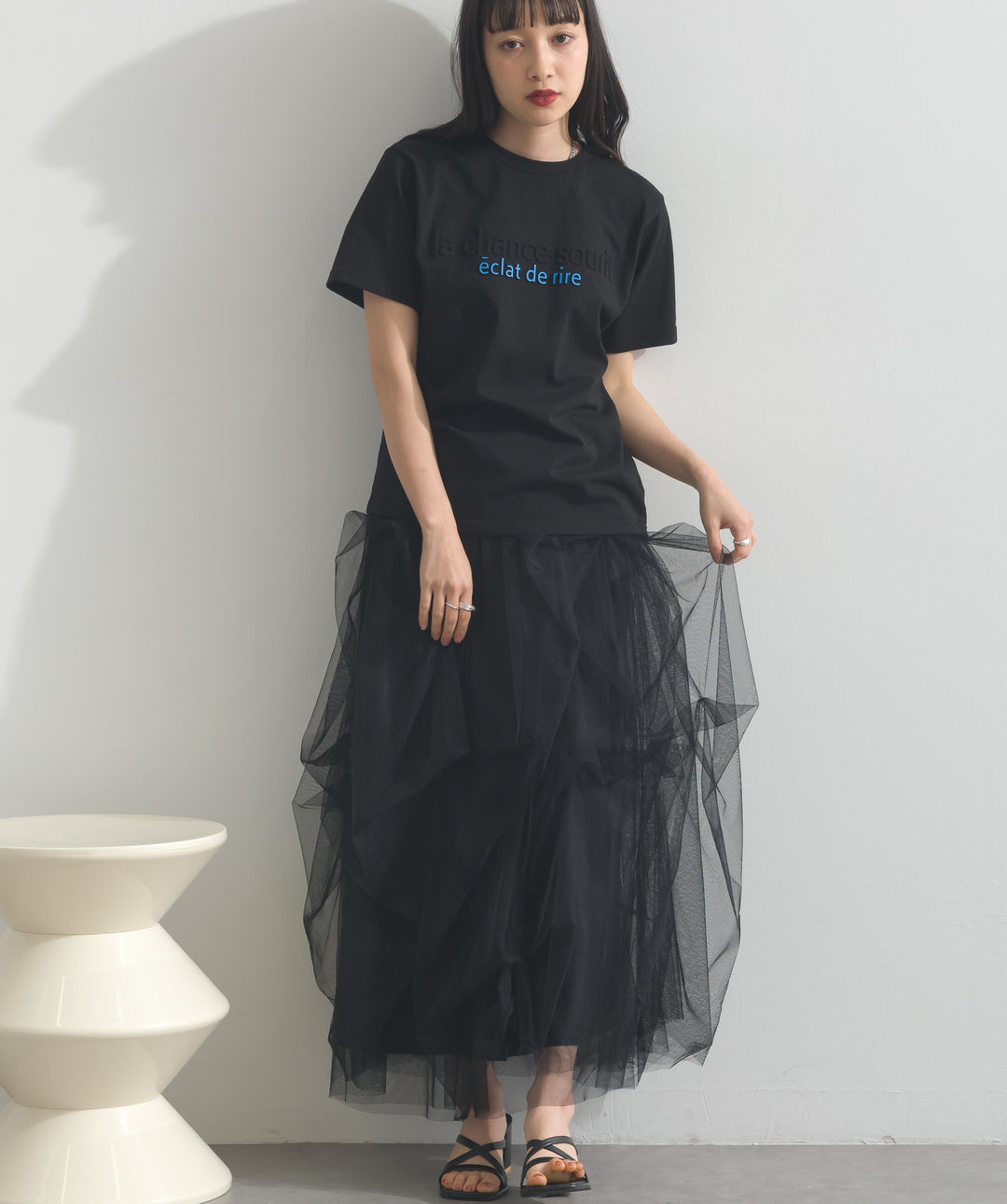 エンボスロゴコンパクトTシャツ