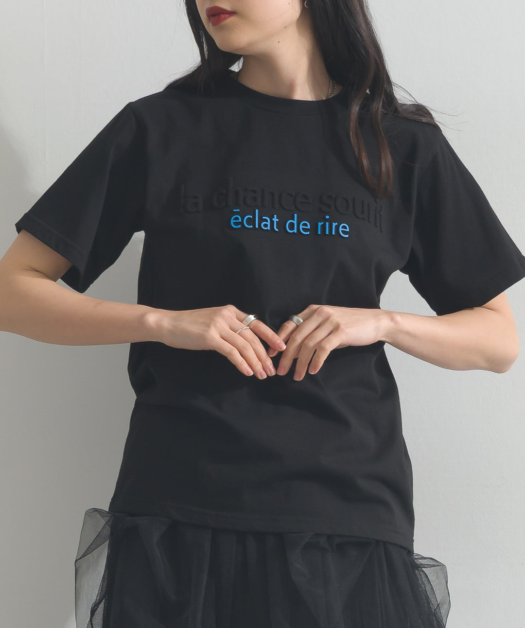 エンボスロゴコンパクトTシャツ