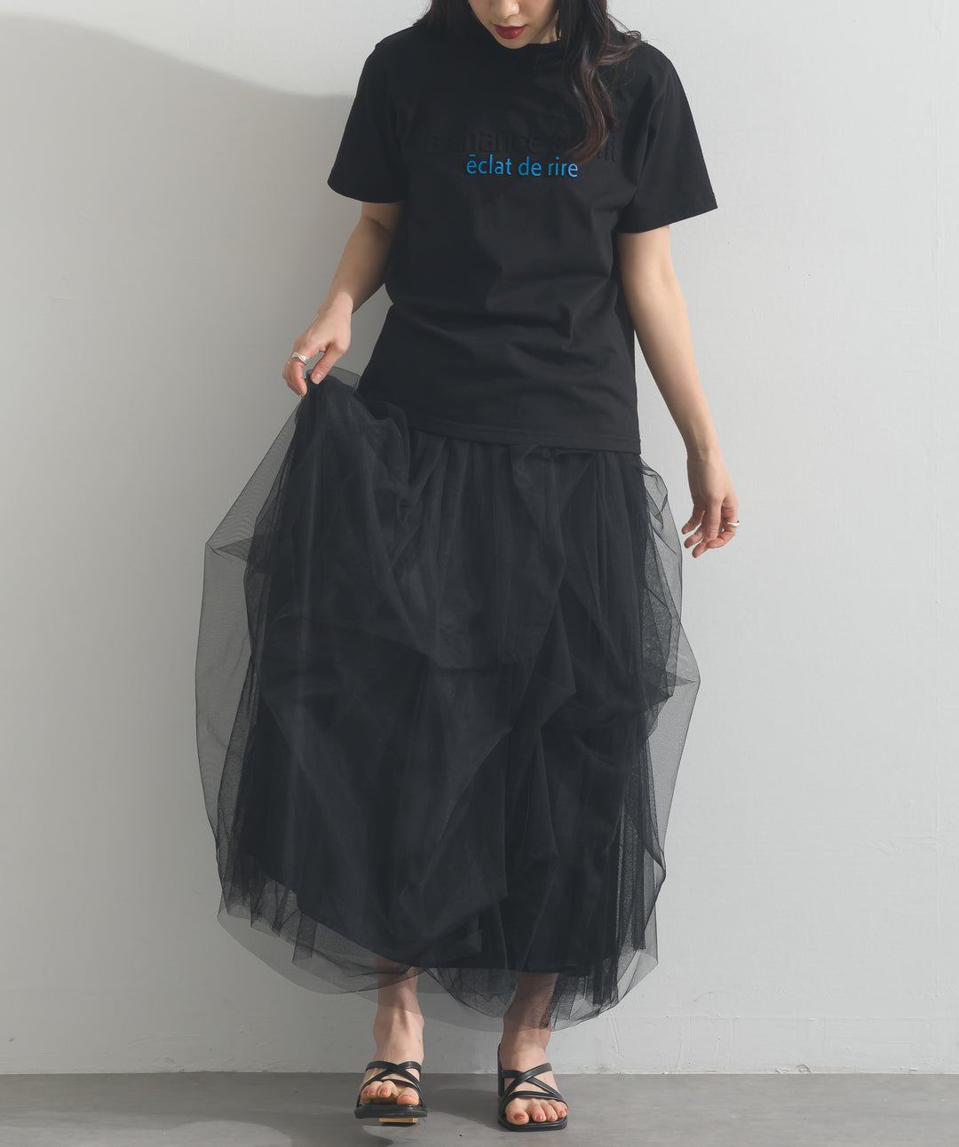 エンボスロゴコンパクトTシャツ