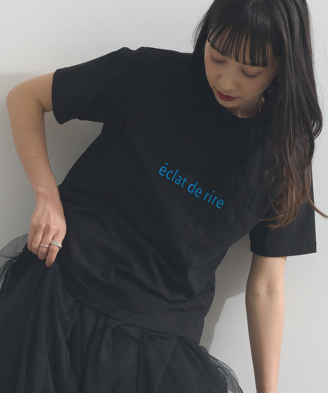 エンボスロゴコンパクトTシャツ