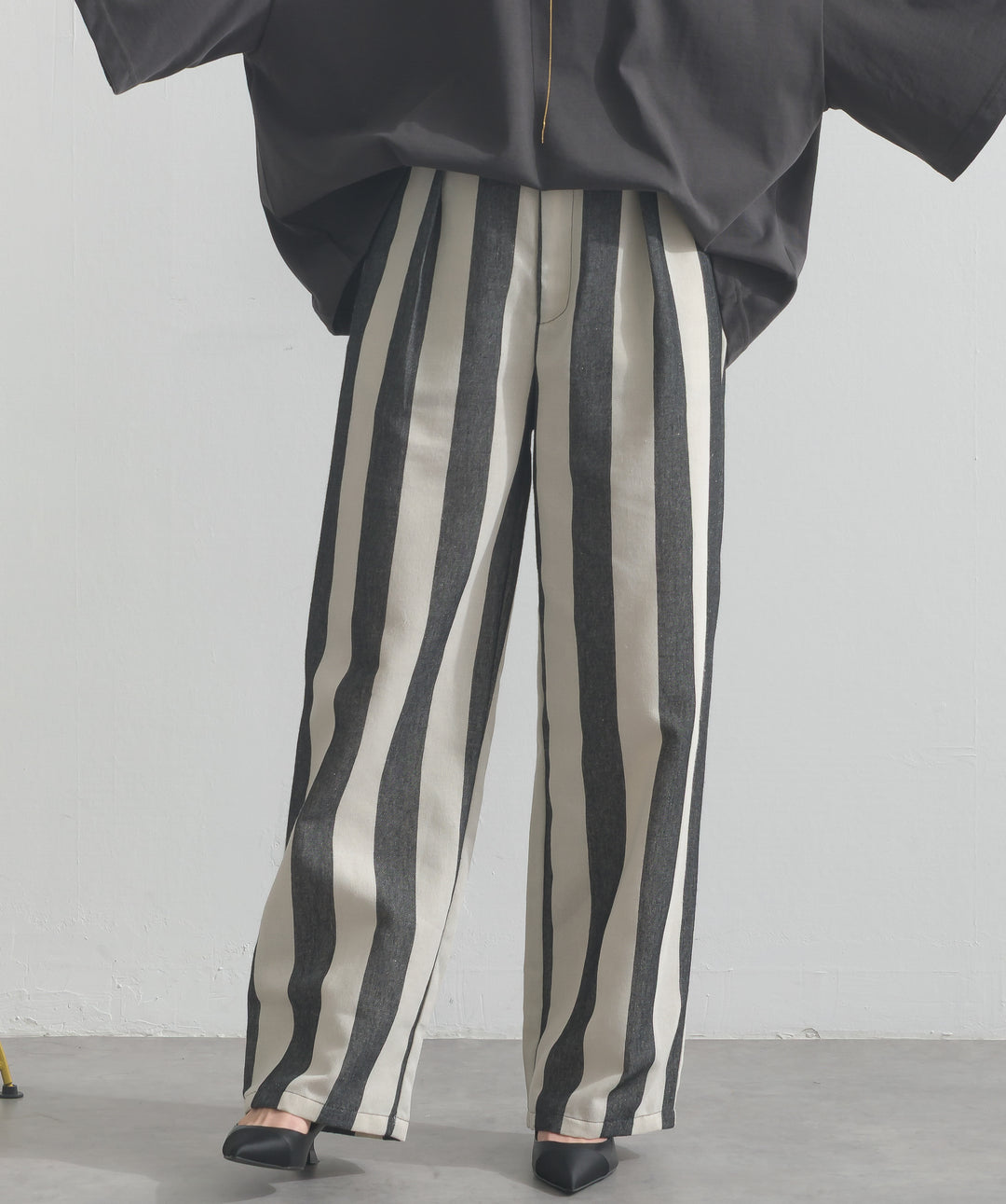 ストライプストレートパンツ