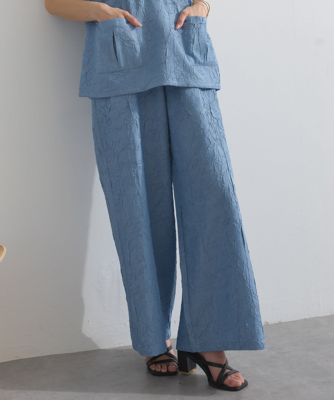 デニム風シワ加工パンツ