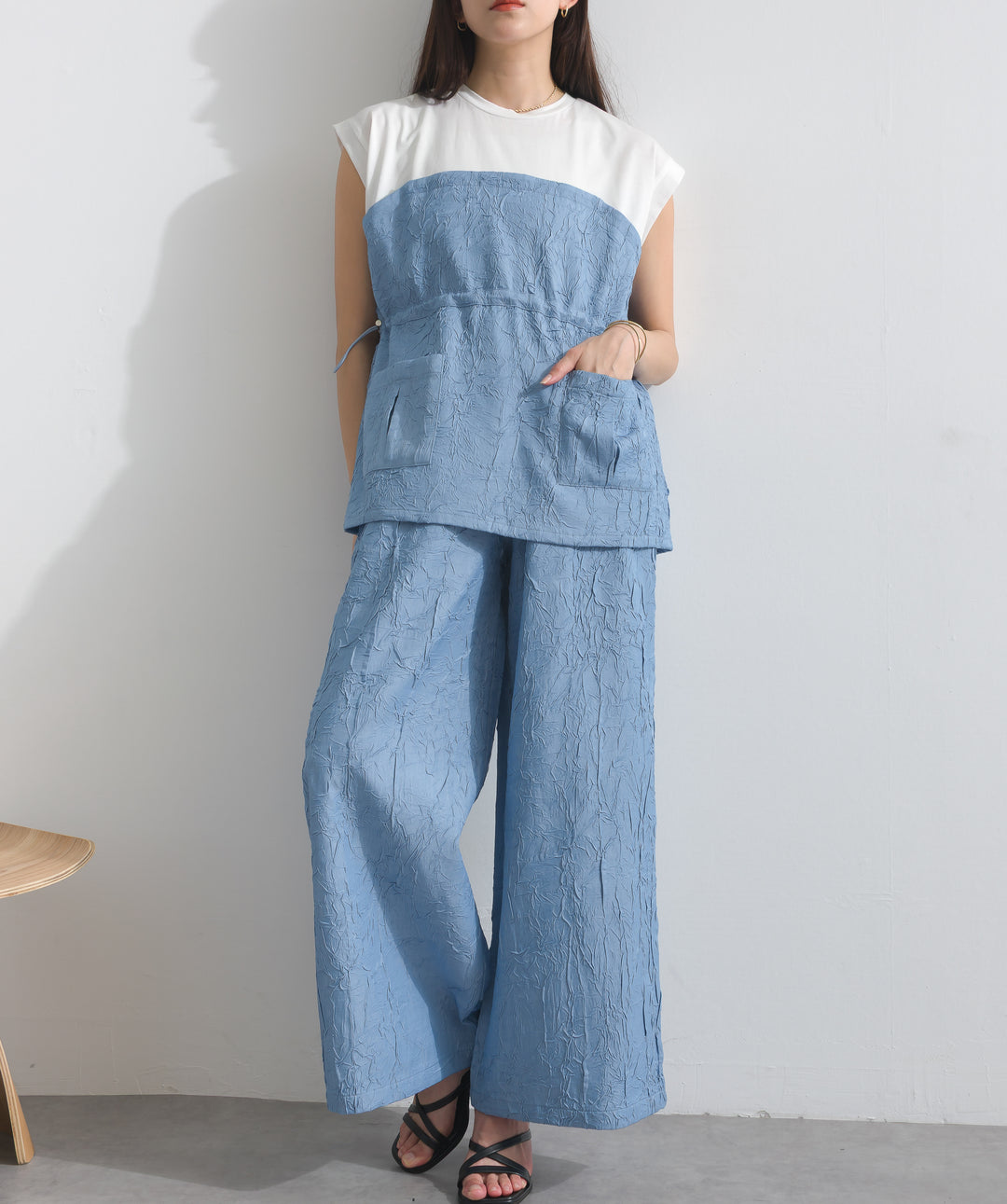 デニム風シワ加工パンツ