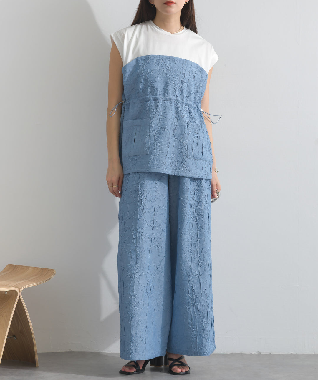 デニム風シワ加工パンツ