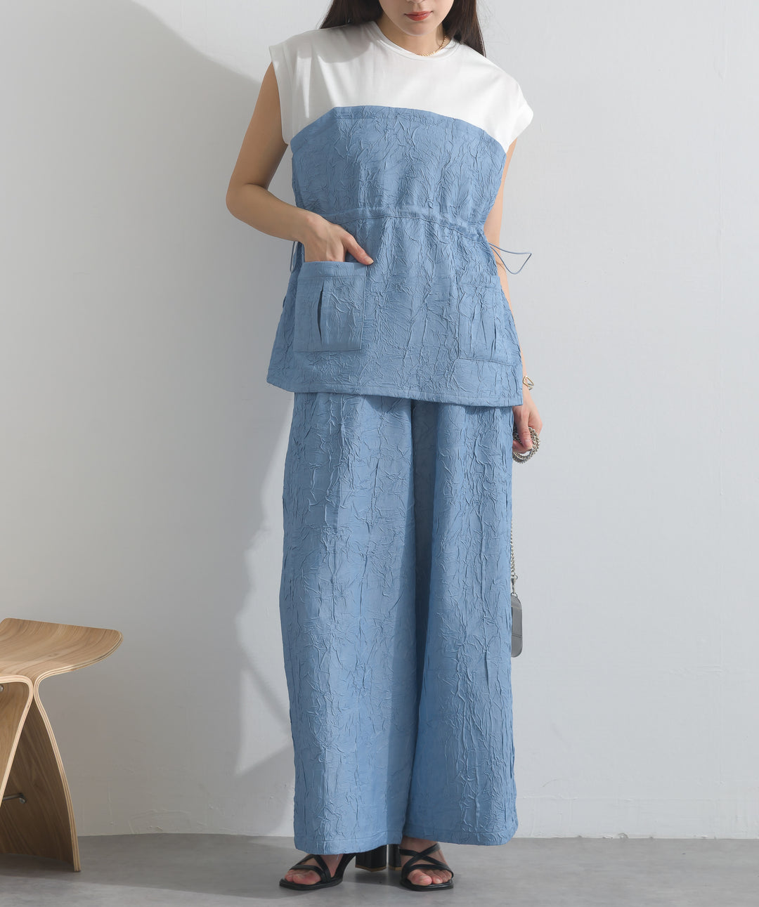 デニム風シワ加工パンツ