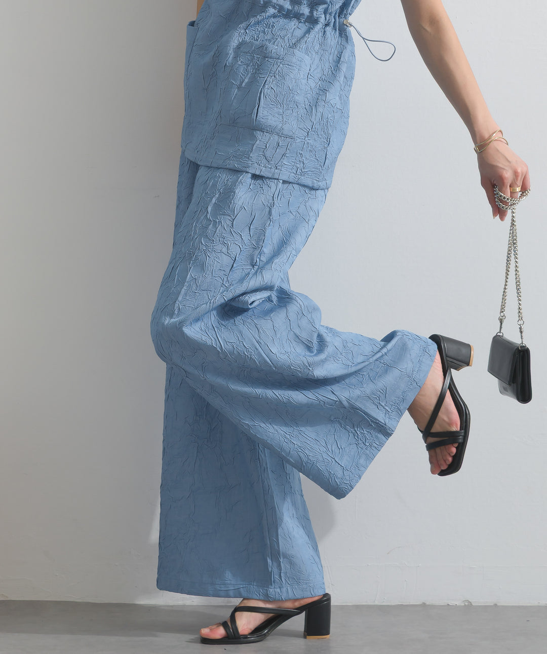 デニム風シワ加工パンツ