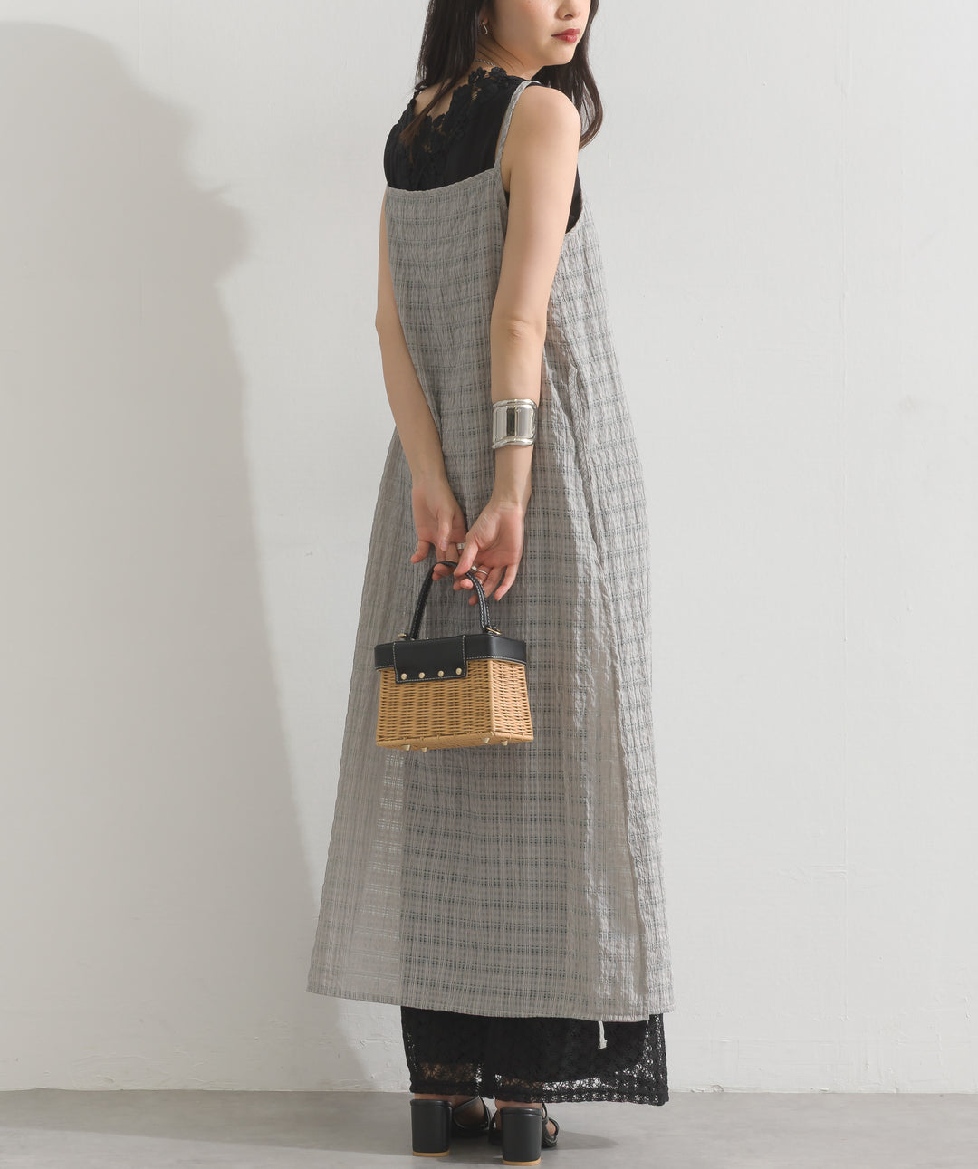 透かし編みカットソーストレートスカート