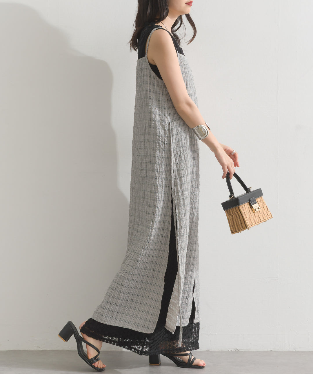 透かし編みカットソーストレートスカート