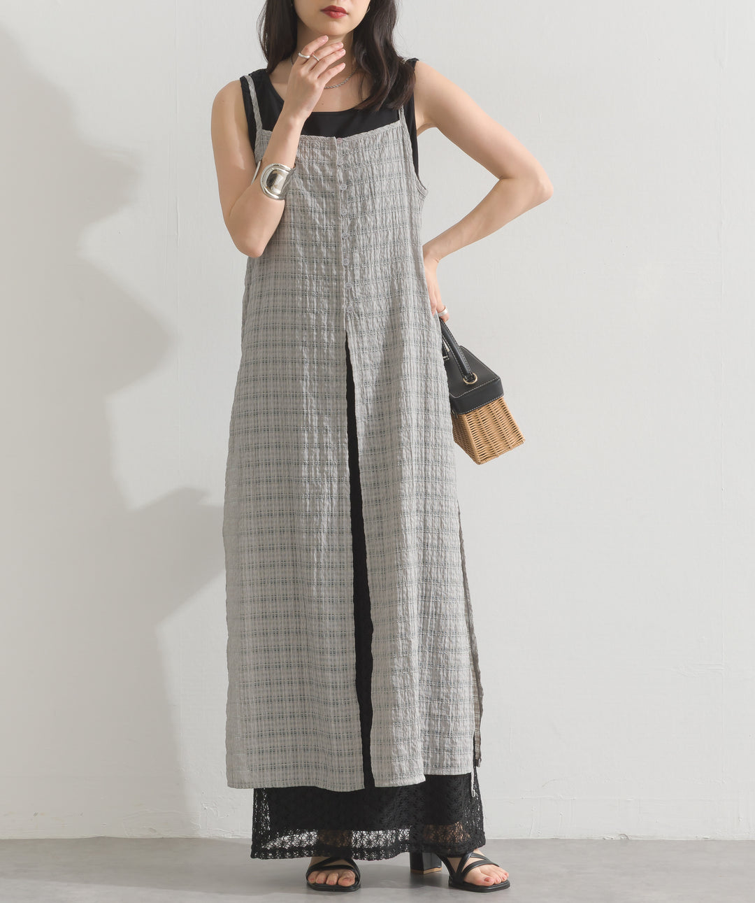透かし編みカットソーストレートスカート