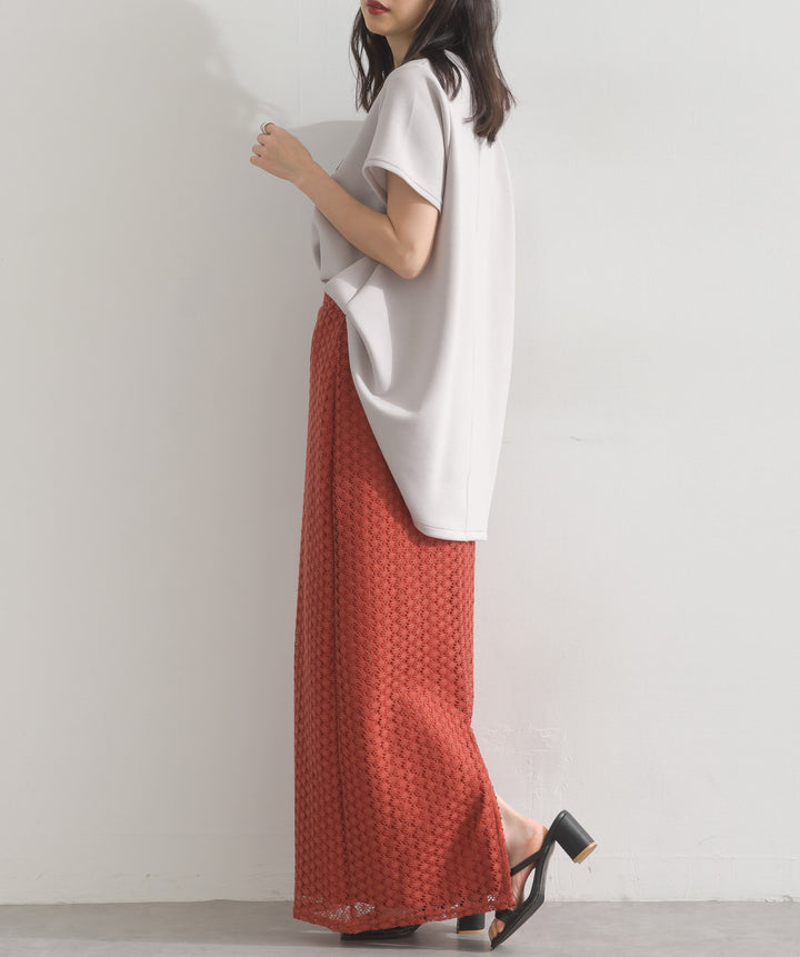 透かし編みカットソーストレートスカート