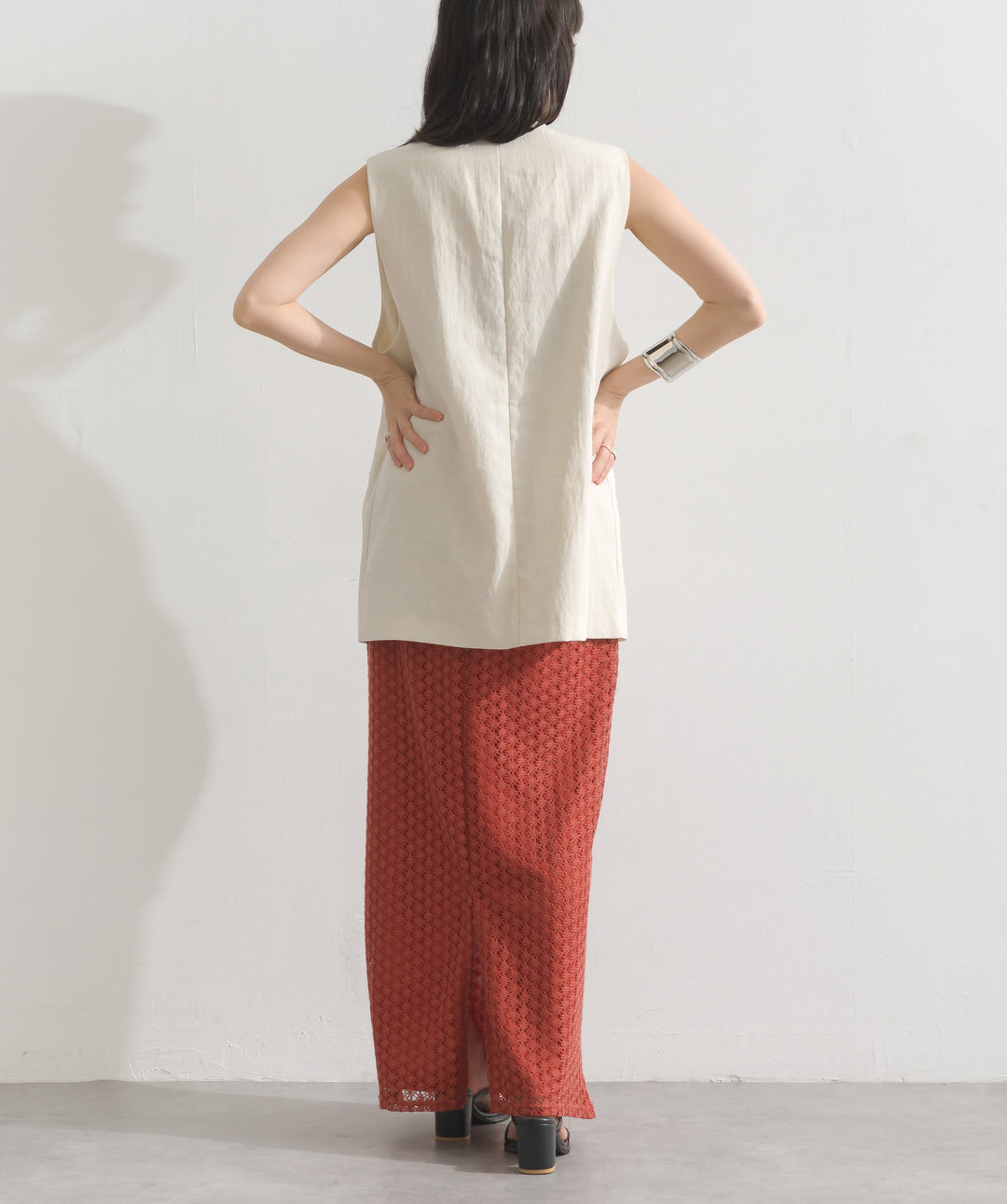 透かし編みカットソーストレートスカート