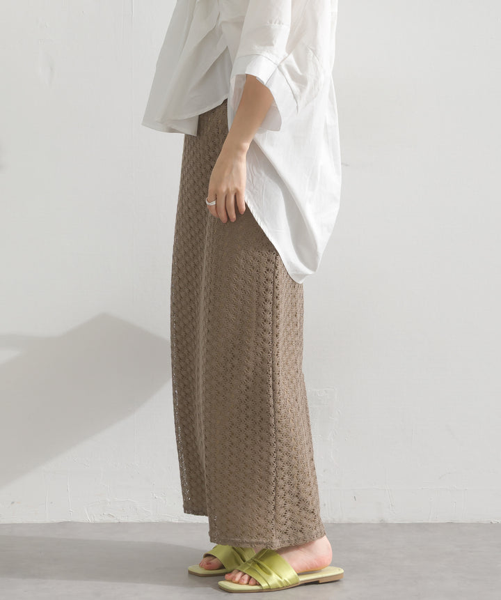 透かし編みカットソーストレートスカート