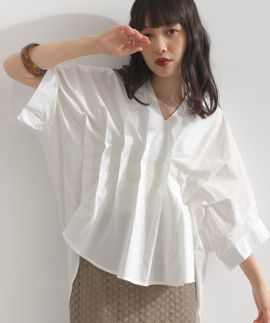 【再入荷】ピンタックデザイン半袖シャツ