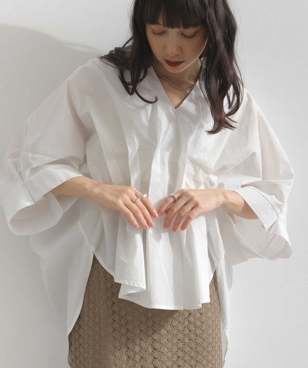 【再入荷】ピンタックデザイン半袖シャツ