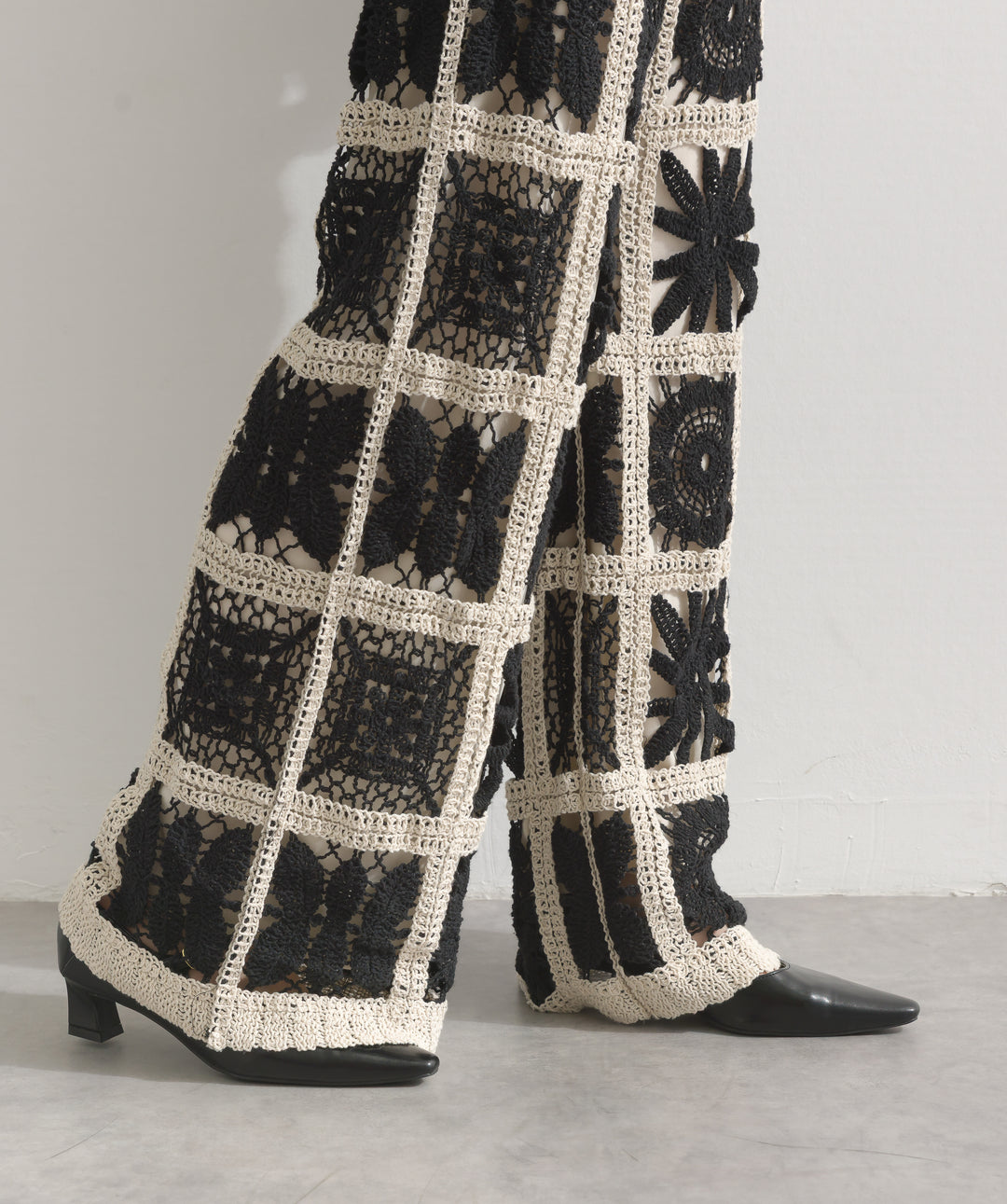 ブロッククロシェニットパンツ