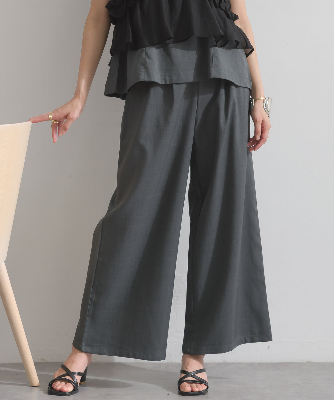 ペプラムビスチェパンツ セットアップ