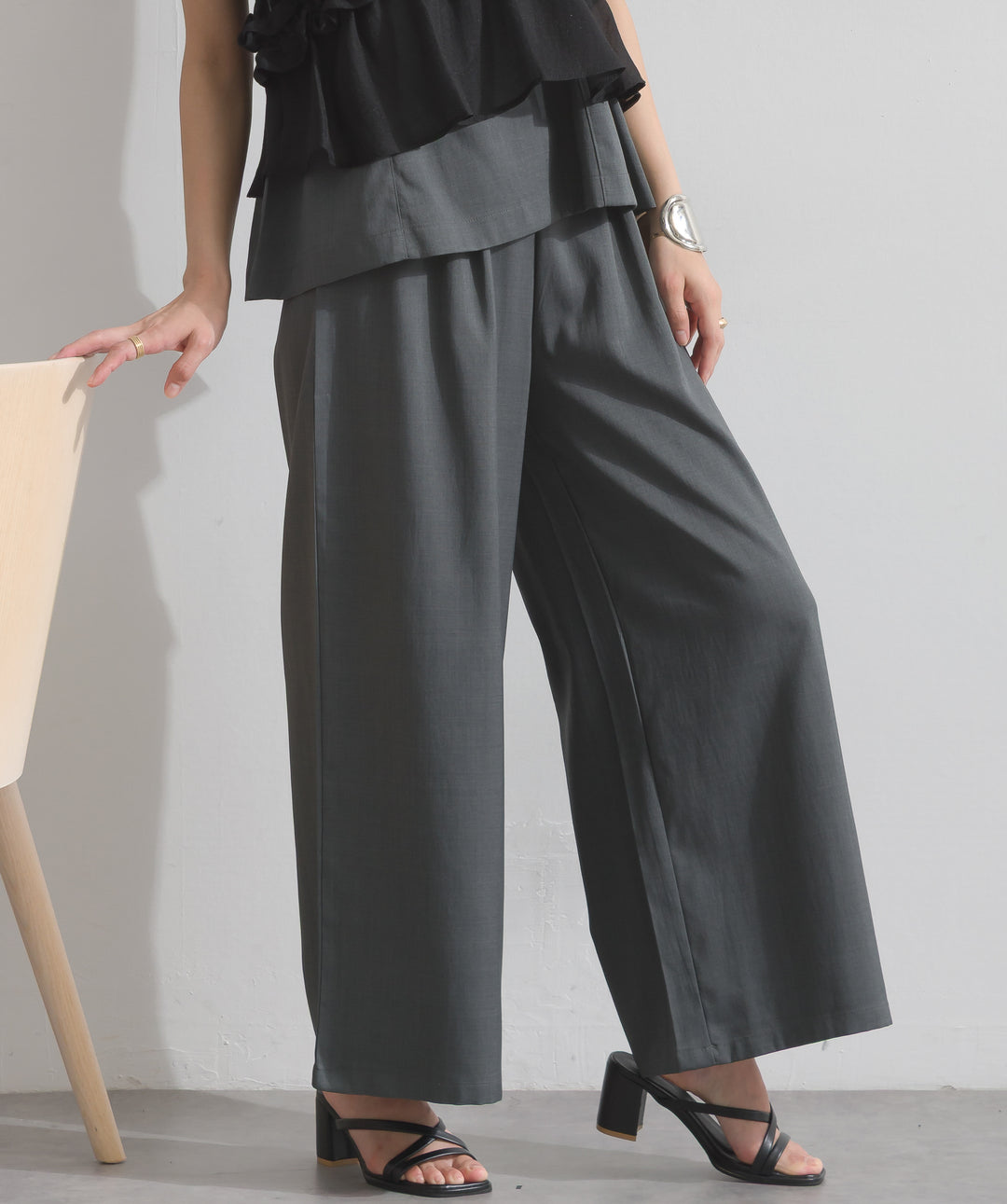 ペプラムビスチェパンツ セットアップ