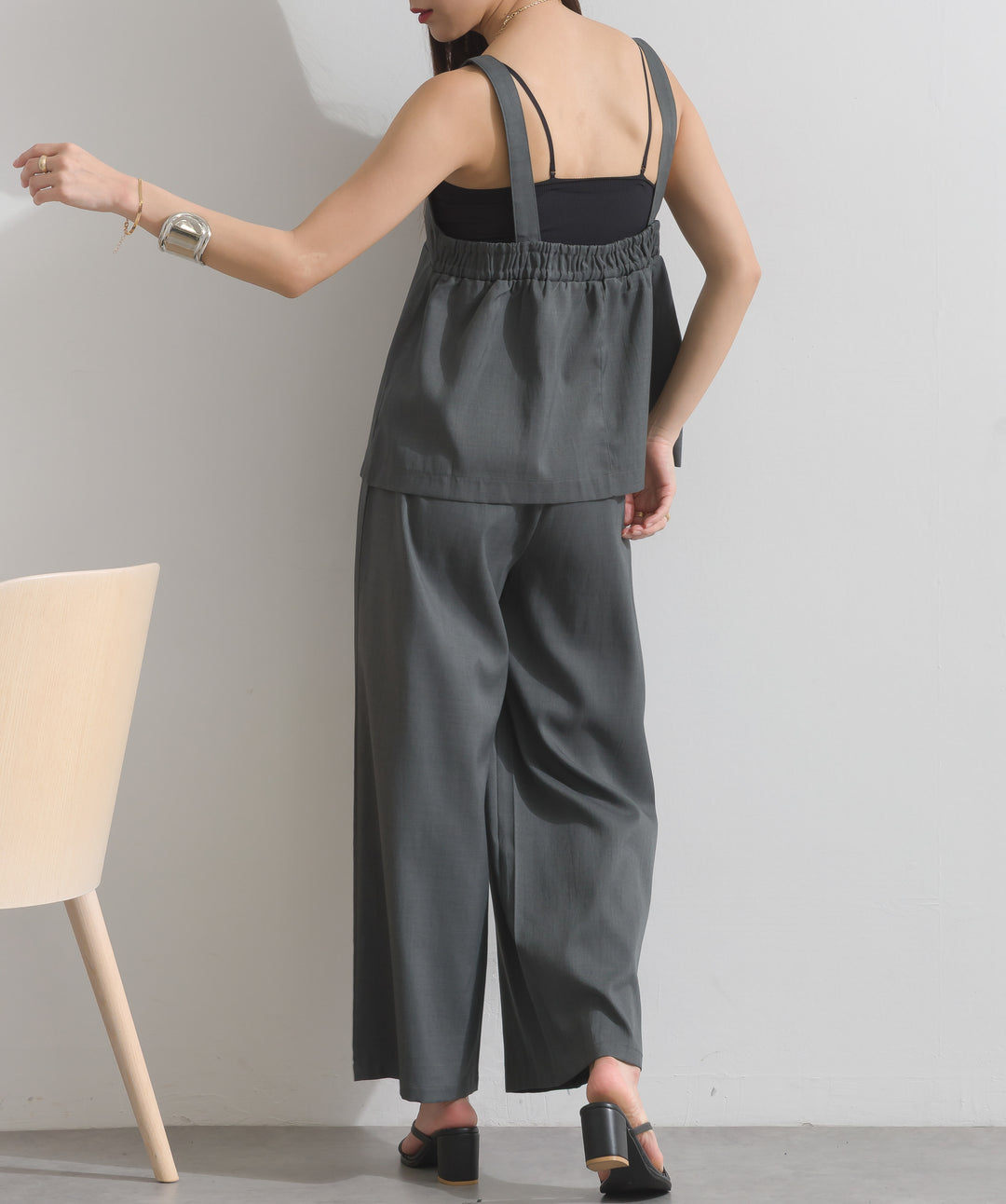 ペプラムビスチェパンツ セットアップ