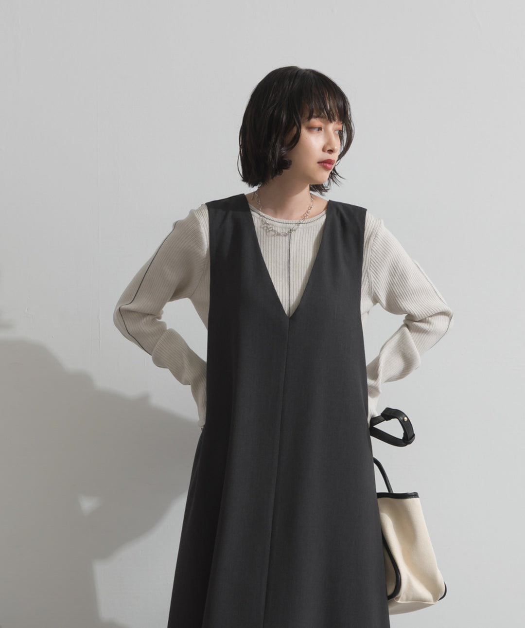 Vネックジャンスカ