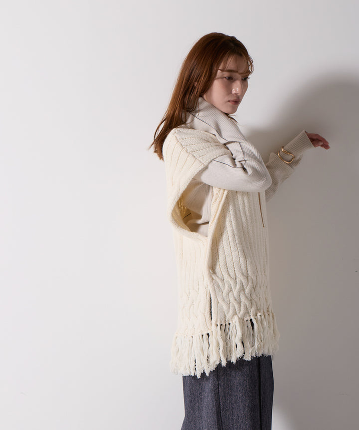 ケーブルニットフリンジベスト
