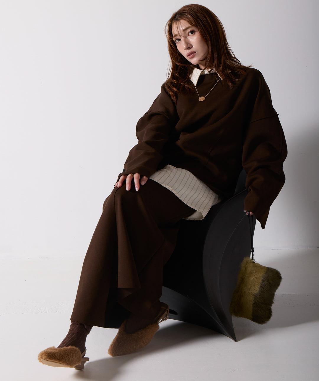 アシンメトリーヘムスカートドッキングセットアップ