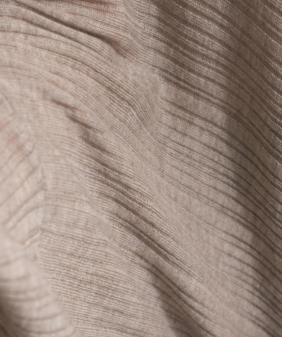 アシンメトリーヘムドルマンプルオーバー