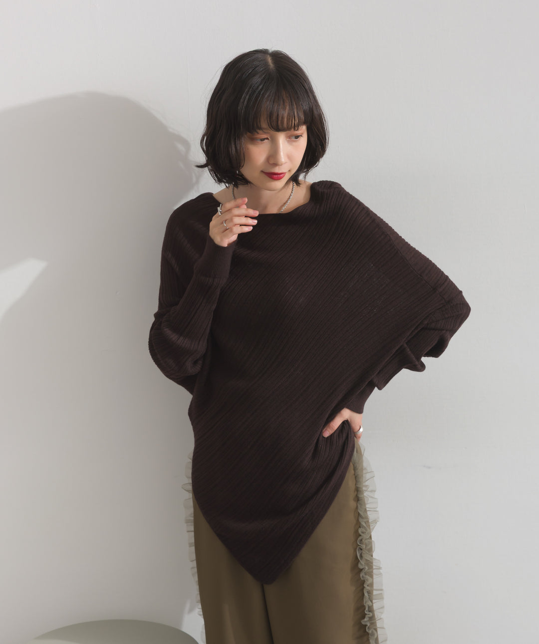 アシンメトリーヘムドルマンプルオーバー