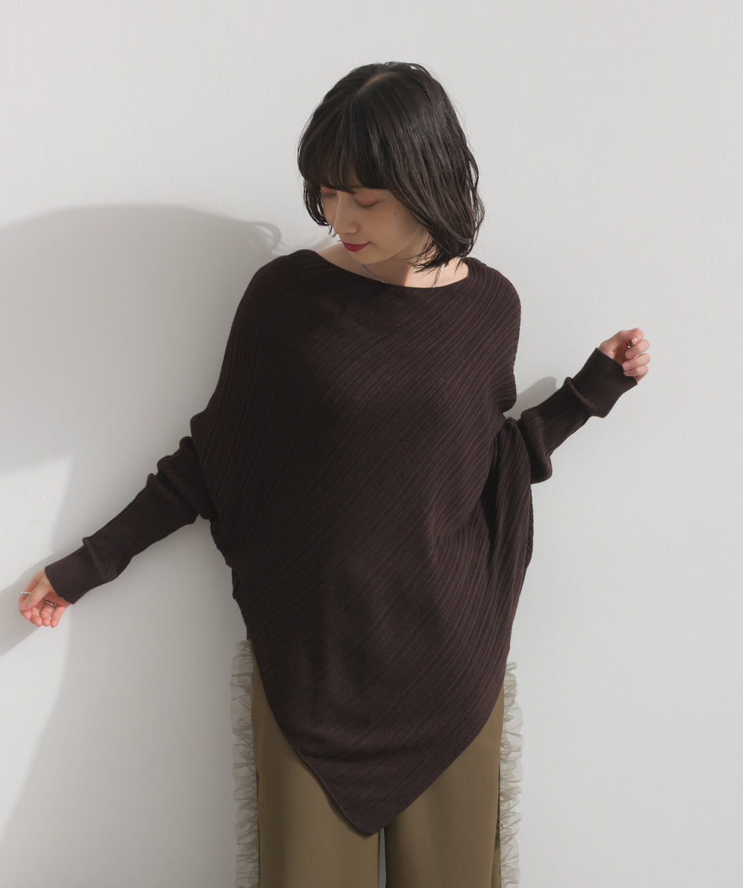 アシンメトリーヘムドルマンプルオーバー