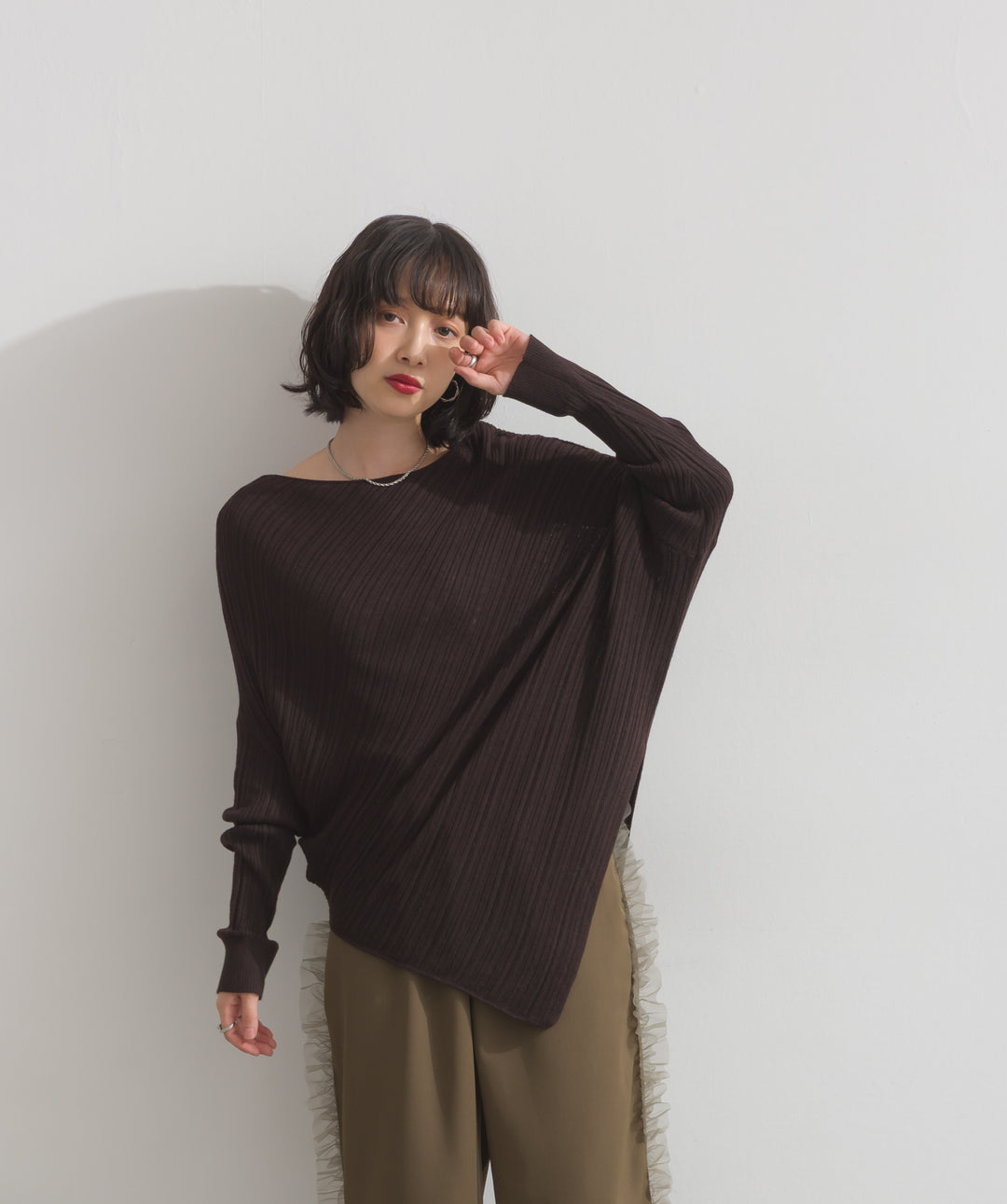 アシンメトリーヘムドルマンプルオーバー