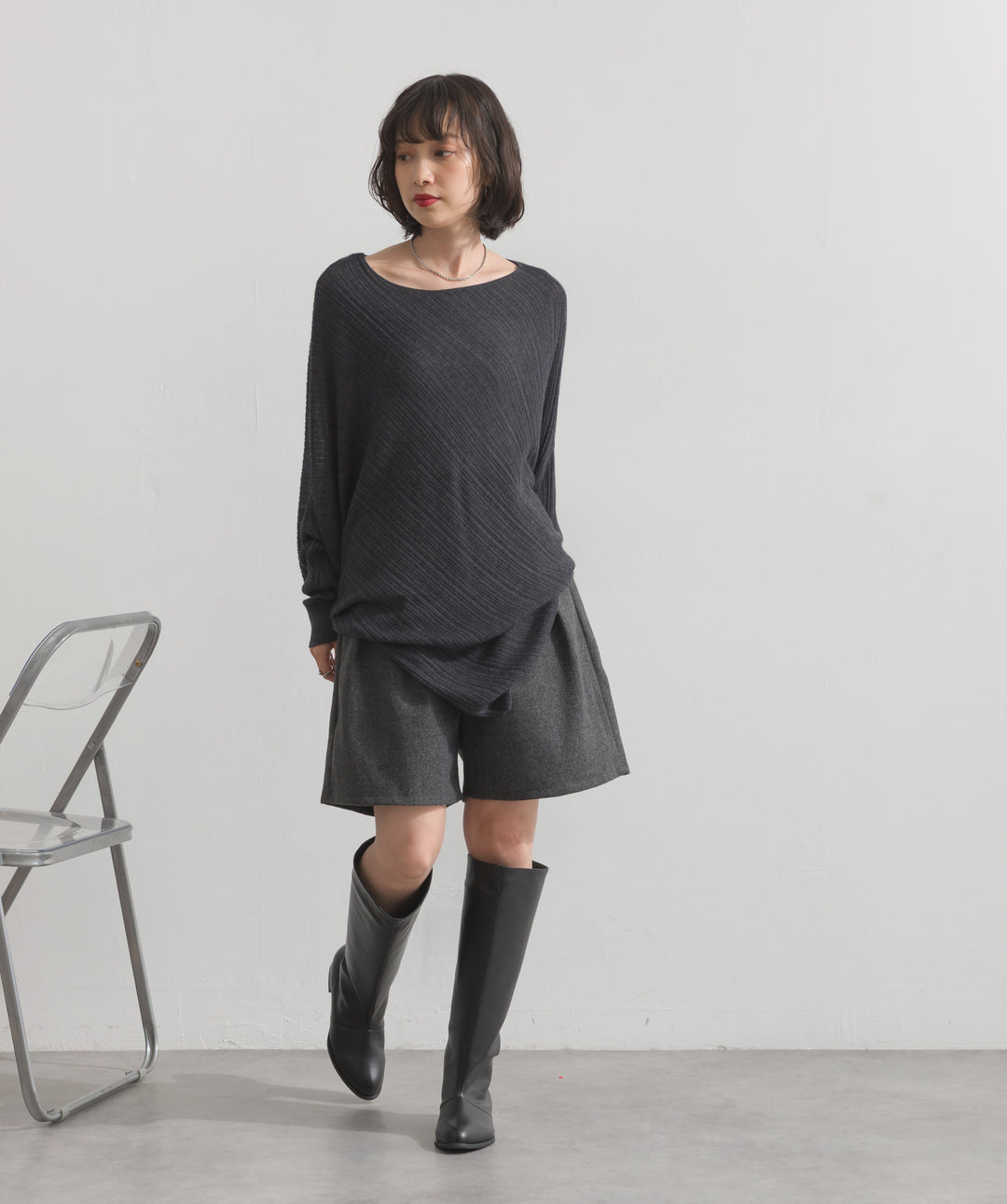 アシンメトリーヘムドルマンプルオーバー