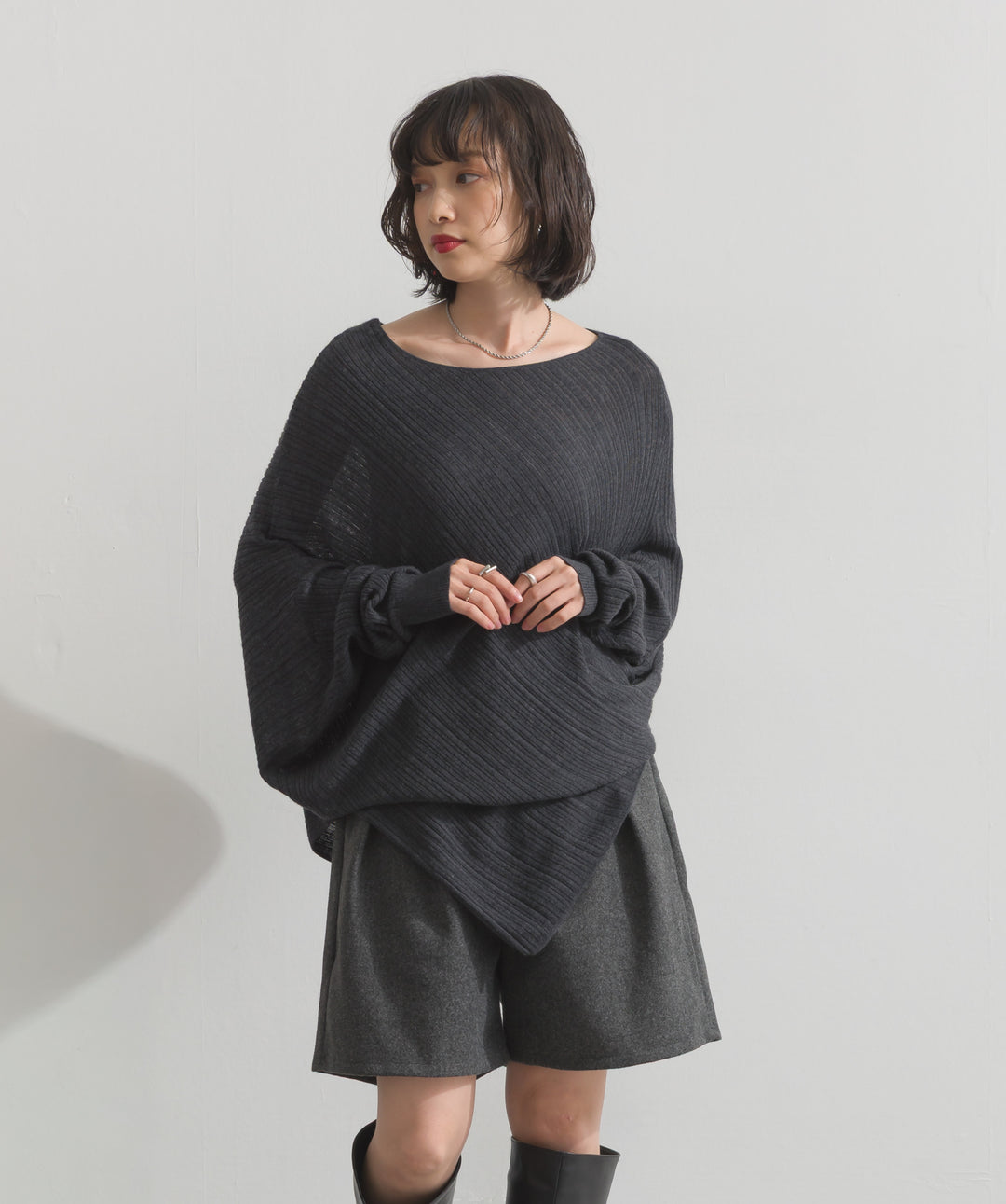 アシンメトリーヘムドルマンプルオーバー