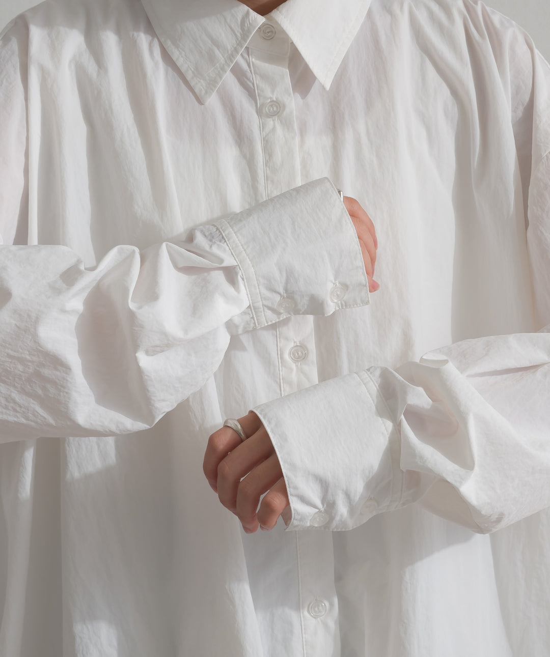 ナイロンタフタバルーンシャツ