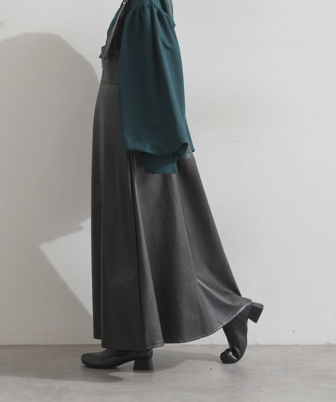 フェイクレザージップアップジャンスカ