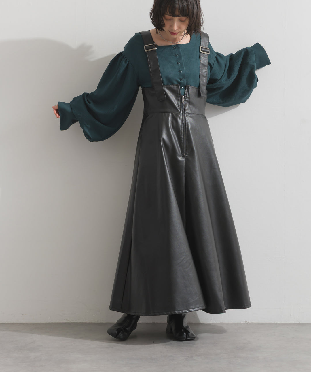 フェイクレザージップアップジャンスカ