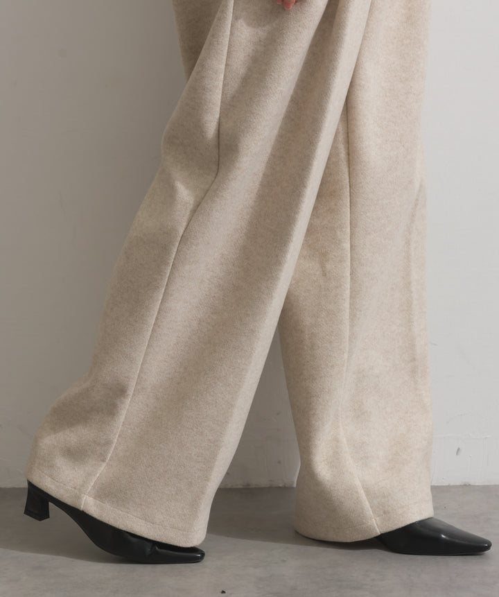 タックトラウザーズパンツ