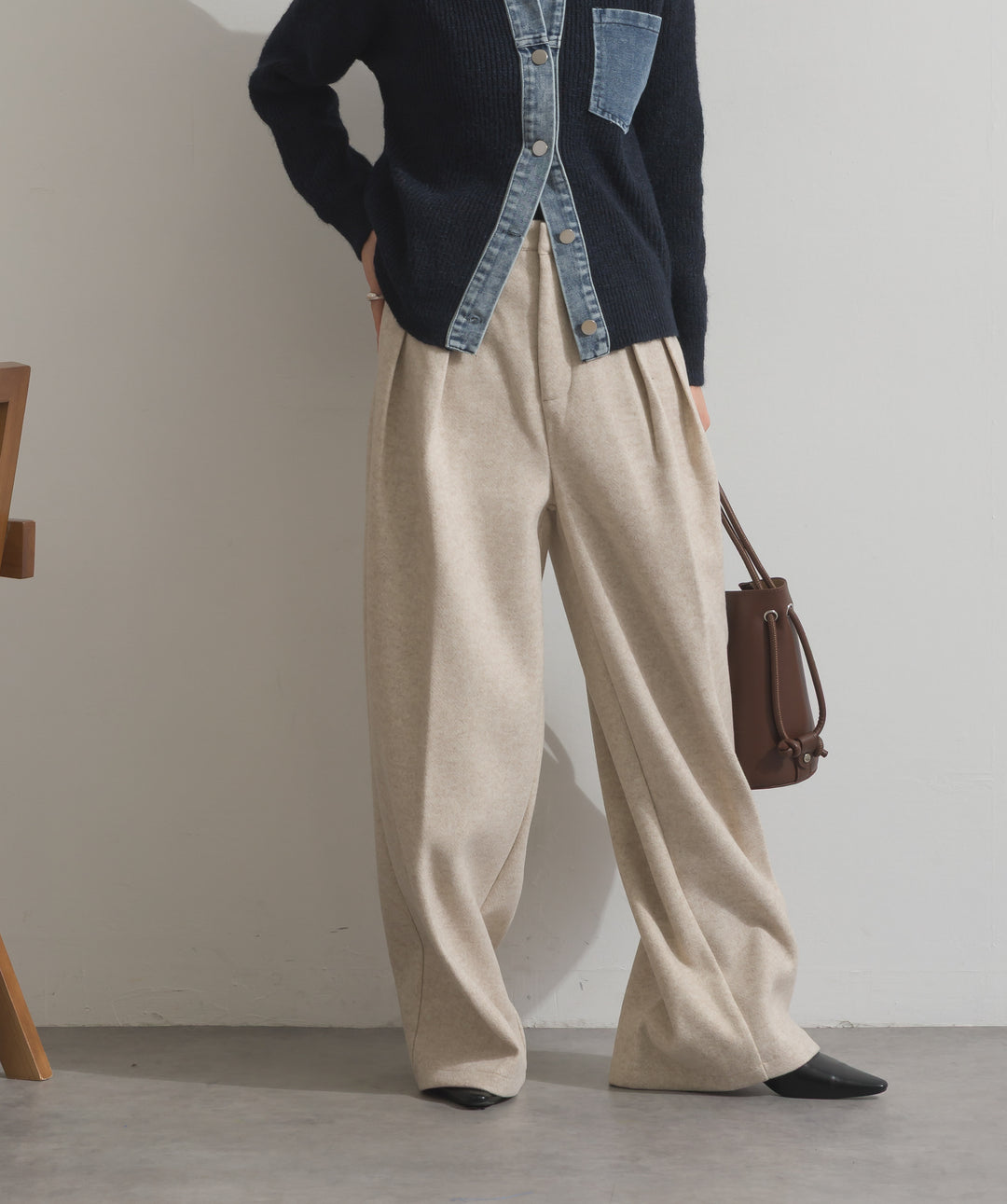 タックトラウザーズパンツ