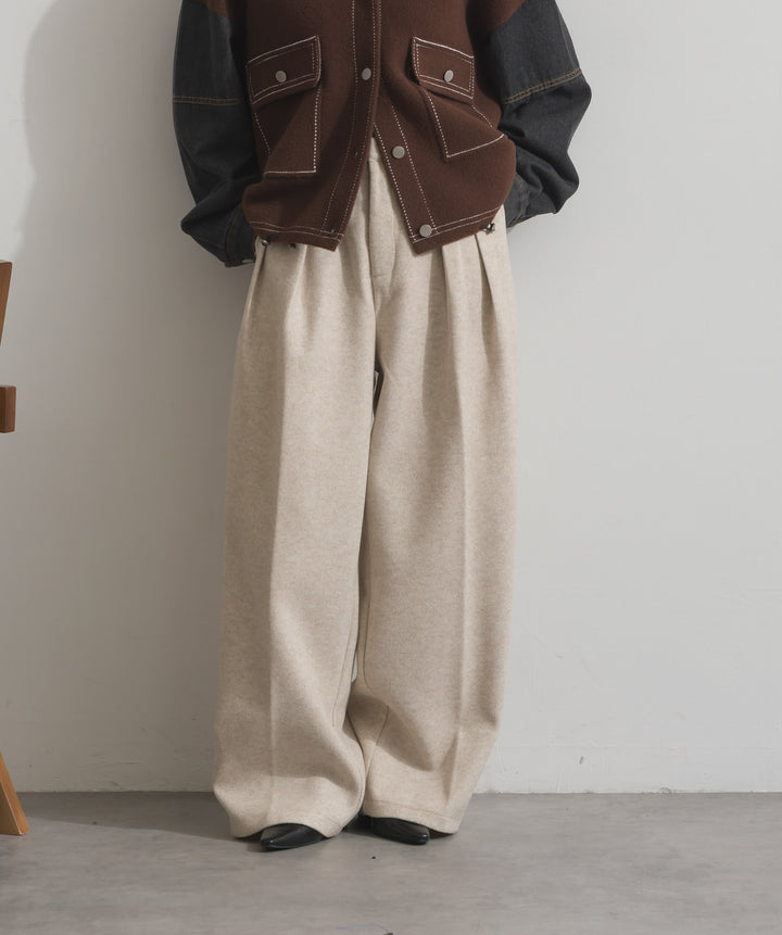 タックトラウザーズパンツ