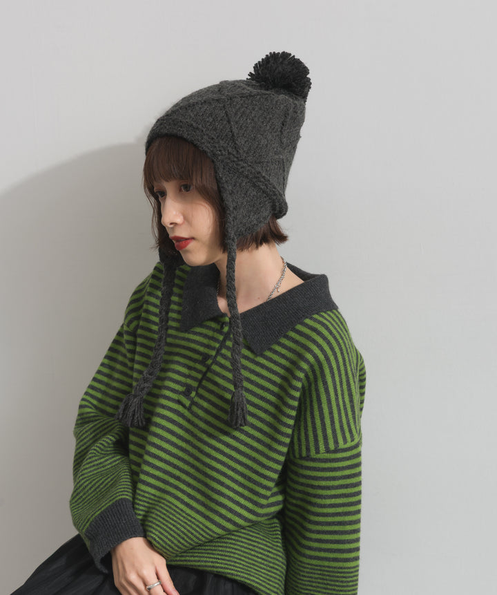 ポンポン付きケーブルニットキャップ