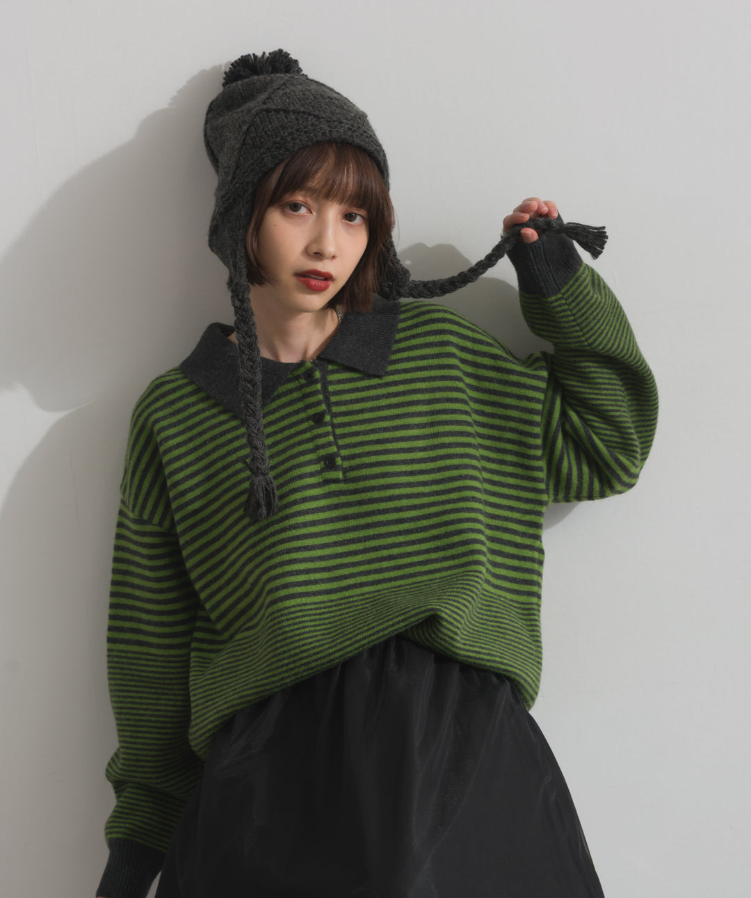 ポンポン付きケーブルニットキャップ