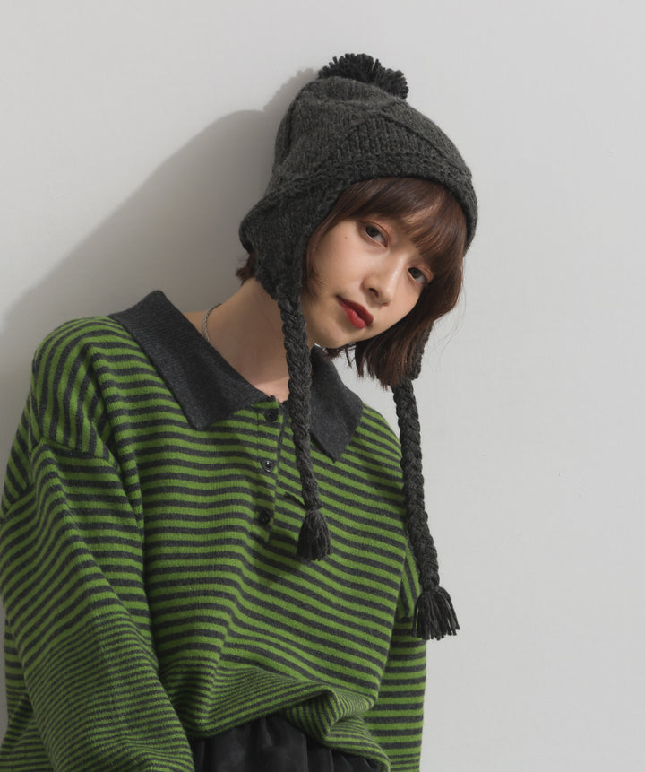 ポンポン付きケーブルニットキャップ